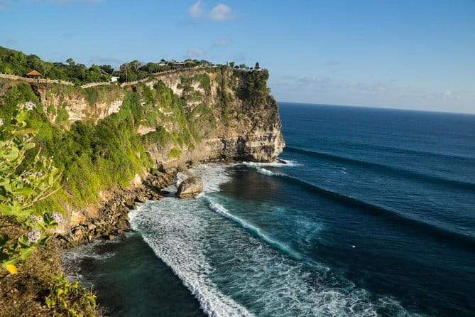 3-Day Private Sightseeing Tour of Bali with Hotel Pickup - Day one: batik, silver, sacred springs, and Mount Batur