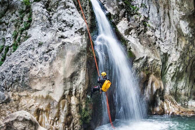 3Hrs Intermediate Canyoning in North Bali (Pickup, Lunch & GoPro) - Lunch, showers, and GoPro footage add practical value