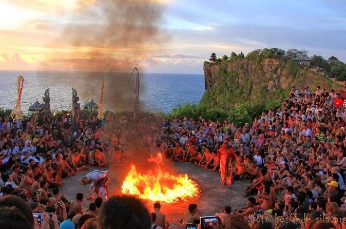 Admission Tickets for Kecak Dance & Uluwatu Temple Sunset - Arriving at Uluwatu Temple above the Indian Ocean
