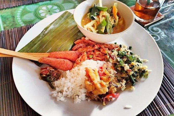 Afternoon Cooking Class & Making Bali Offering with Dinner - A cultural start with a canang offering
