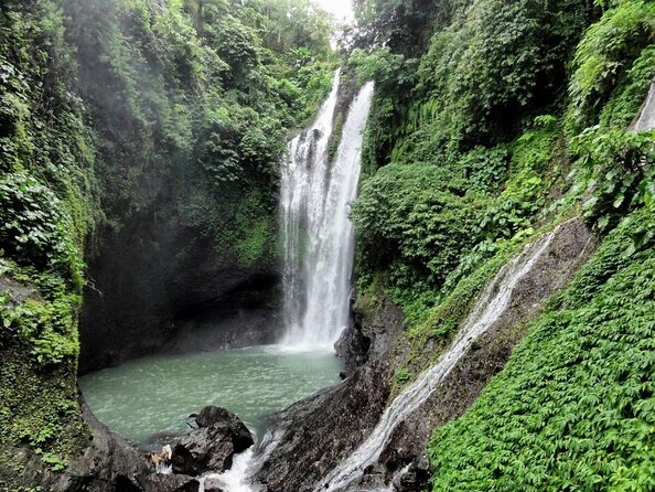 Aling-aling Waterfall tours - Aling-Aling Waterfall: Jumps, Slides, and Cold Water