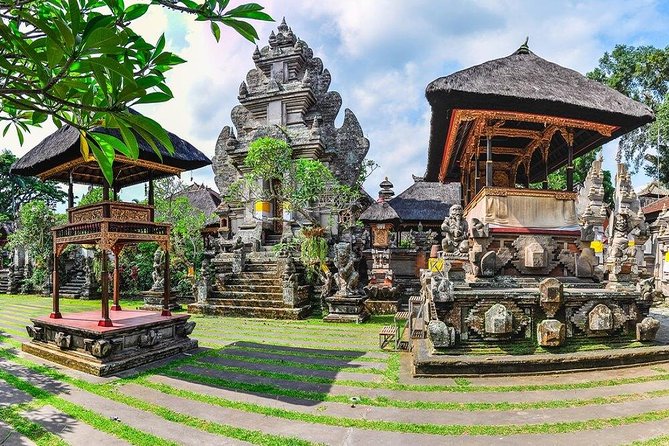 All-Inclusive Ubud Private Tour - D Alas Warung, lunch, and the jungle swing