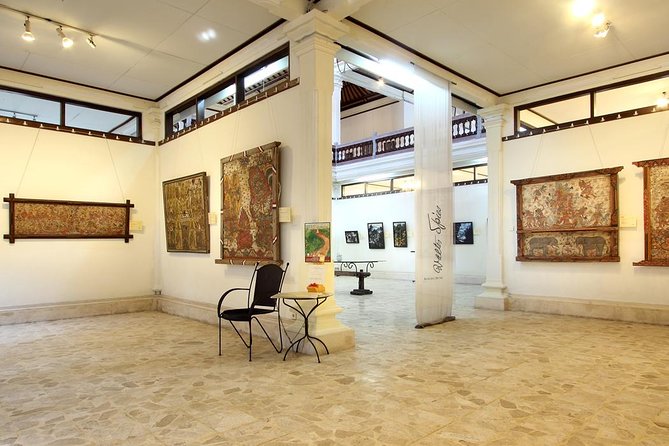 ARMA Museum Visit - Entering the Agung Rai Museum of Art