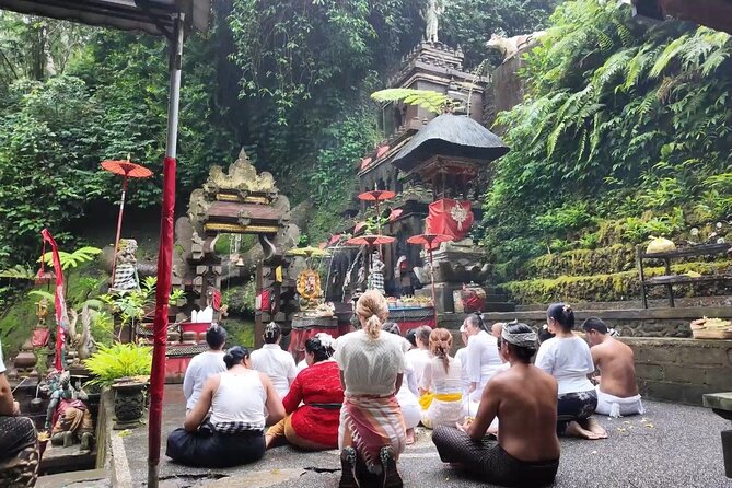 Atman Bali Journey water blessing - What happens during the melukat blessing