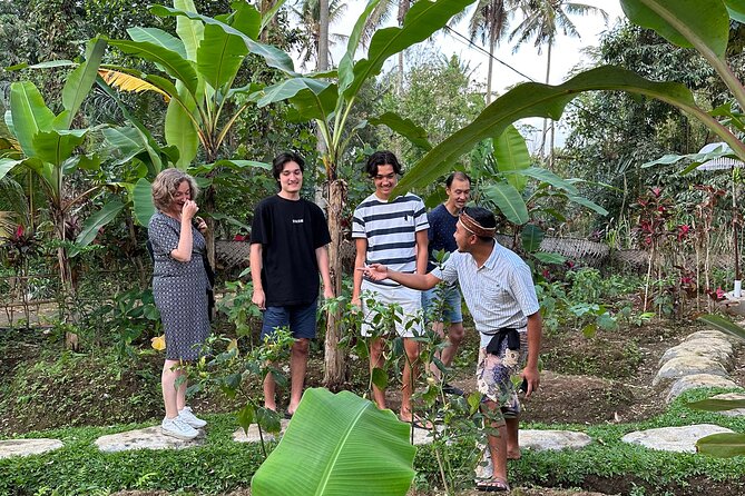 Authentic Balinese Cooking Class in Ubud - Start with a traditional market in the morning