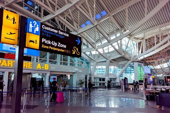 Bali Airport - Arrival Transfer - What the 7-seat car means for your luggage