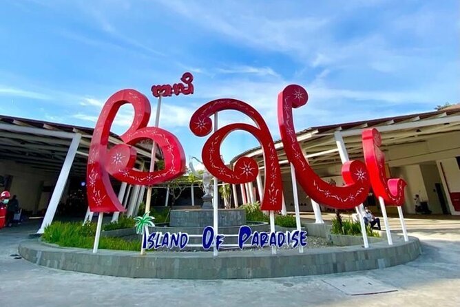 Bali Airport Transfer with English Speaking Driver - The English-speaking driver and the car