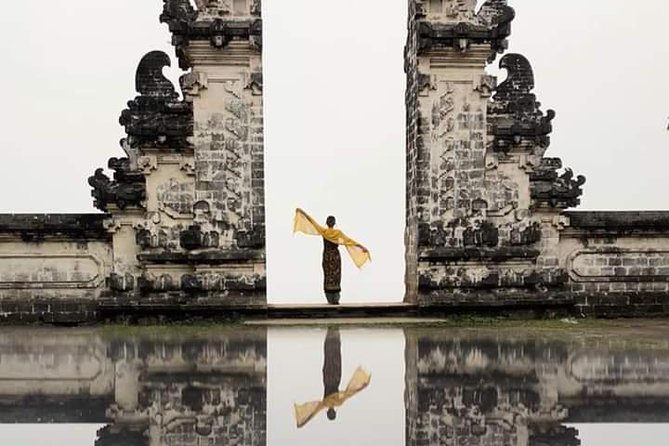 Bali best instagrammable sport tour - Tirta Gangga’s pools, statues, and koi