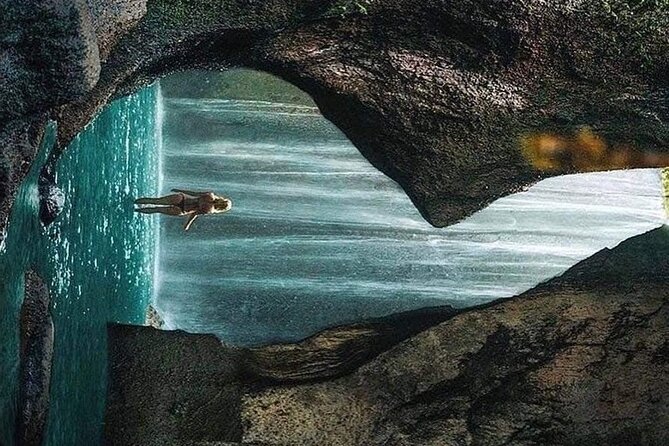 Bali best waterfall - Kanto Lampo: water over rock