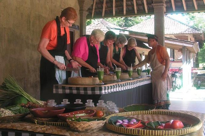 Bali Cooking Class with Culture Experience - Learning from a professional chef