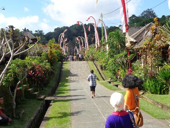 Bali Countryside Cycling Adventure - Starting above Tegallalang’s rice terraces
