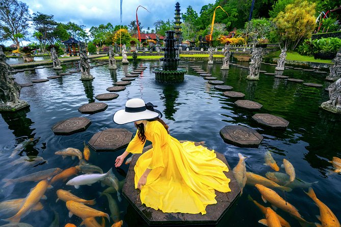 Bali Instagram: Gate of Heaven Temple Tour - Tukad Cepung requires shoes and steady legs