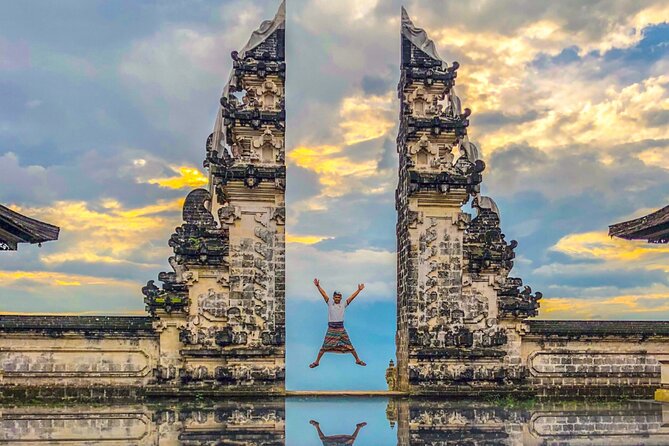 Bali Instagram Tour: Gate of Heaven, Swing and Waterfall Day Tour - Tukad Cepung requires real walking