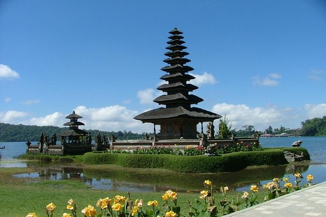 Bali Private Tour: Ulun danu Temple, Iconic Handara Gate & Tanah lot sunset. - Taman Ayun: gardens, water, and temple design