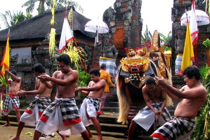 Bali Sightseeing - Barong and Kris dance in Batubulan