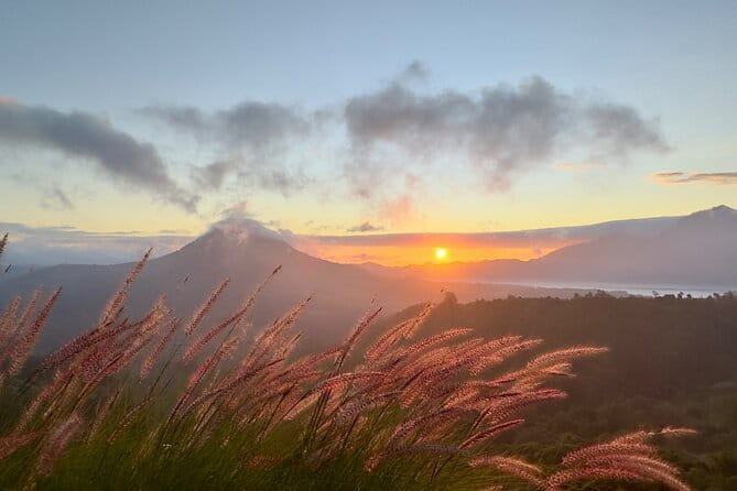 Bali Sunrise Without Hiking: Temples, Rice Terraces & Waterfall - Gunung Kawi’s 300 steps and ancient stone shrines