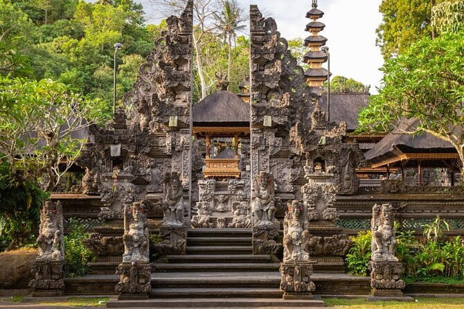 Bali Swing Packages and Tanah Lot Temple Sunset Tour - Taman Ayun brings gardens and Balinese design