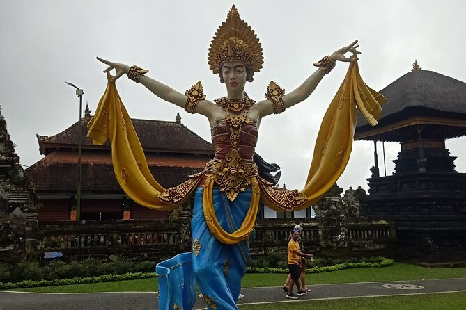 Bali Tanah Lot, Ulun Danu Beratan & Jatiluwih Rice Terrace - Tanah Lot and the floating temple effect