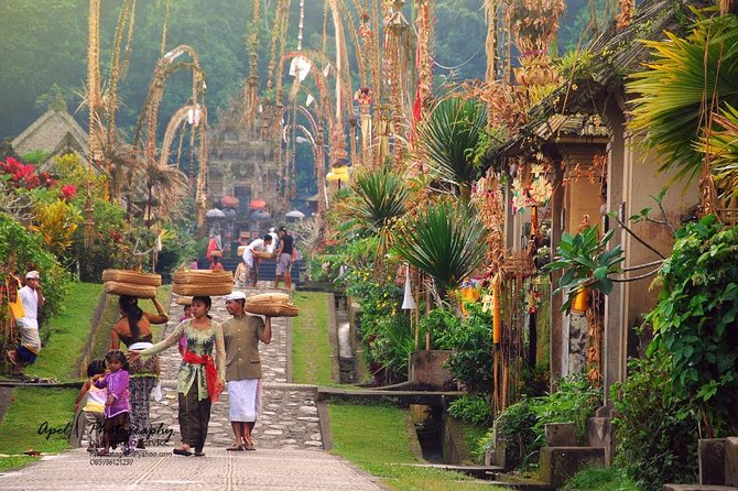 Bali Tour: Cepung Waterfall, Penglipuran Village, & Mt Batur View - Penglipuran and the shape of old Bali