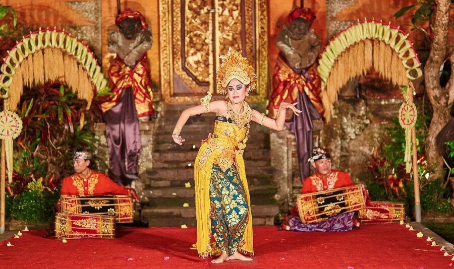 Bali: Ubud Palace Legong Dance Show Ticket - Who will enjoy this $6 experience most