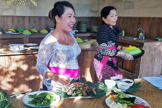 Bali Ubud Paon Cooking Class - From chopping board to lunch table