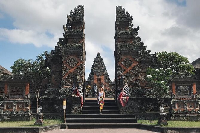 Bali Ubud private Tour with Ubud Bali Driver - FREE WIFI - Ancient temples and the lotus temple in central Ubud