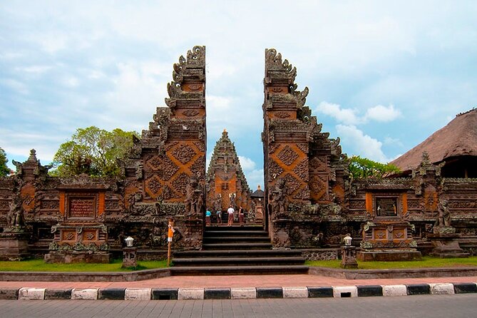 Bali Ubud Tour: Monkey Forest, Waterfall & Rice Terrace - Tegenungan Waterfall and the longest nature stop