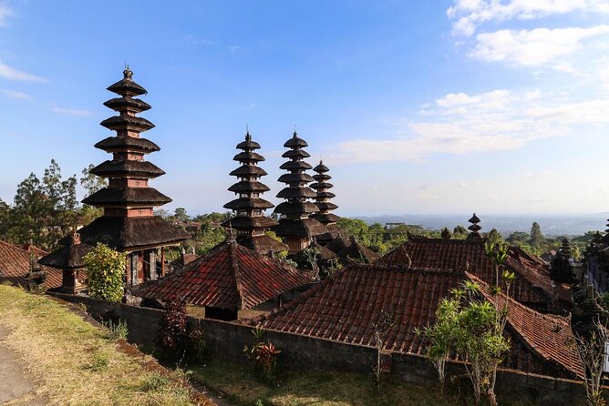 Bali Waterfalls and Temples Tour - Lunch at Lereng Agung comes with a view