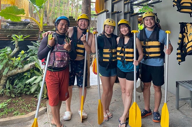 Bali White Water Rafting Yellow Garden - Getting ready at Yellow Garden