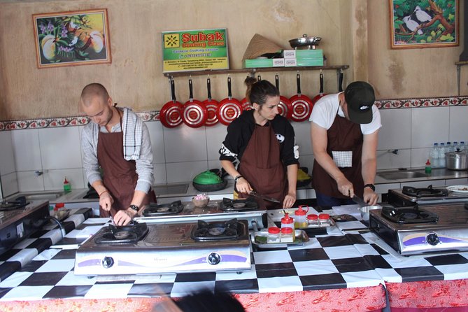 Balinese Ubud cooking school (9 Dish Cooking and Market Tour) - Nine Balinese dishes instead of a quick cooking demonstration