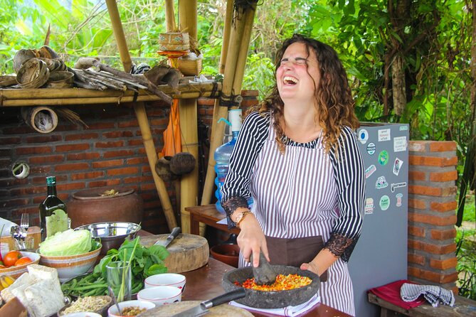 Balinese Vegan Cooking Class with Fresh Harvesting & Garden Tour - From garden path to Balinese lunch