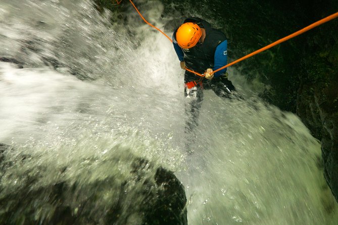 Beginner Canyoning trip in bali "Banyuwana canyon" - Starting in Wanagiri with breakfast and a briefing