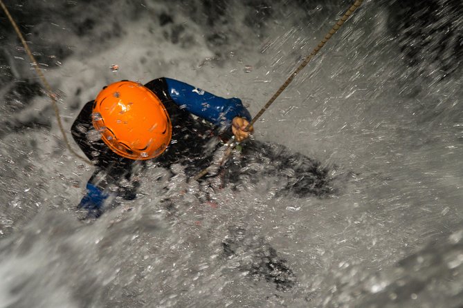 Beginner Canyoning trip in bali "Banyuwana canyon" - Learning the ropes before the descent