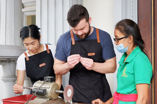 Beginner Class Becomes Silversmith With Bali Silver Material - Meeting the local silversmiths at Celuk