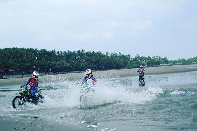 BEGINNER RIDE - Learn to ride and enjoy the sandy beach - Guides who teach instead of simply leading