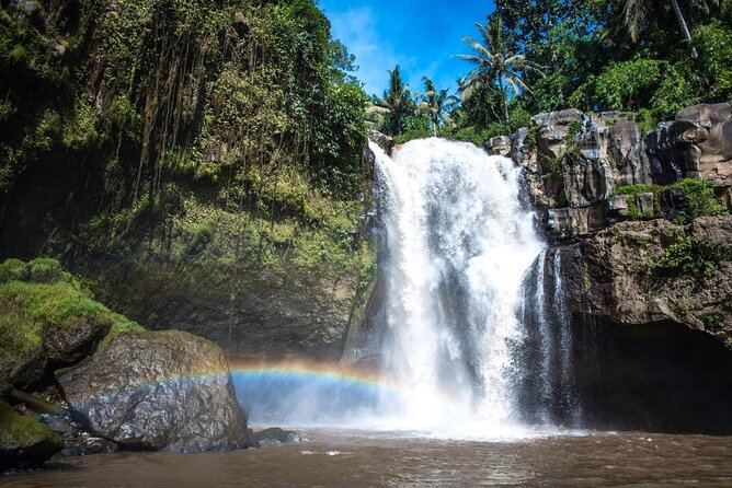 Best of Bali Waterfalls: Tibumana, Tukad Cepung and Tegenungan - Tibumana: the best place for a cold swim