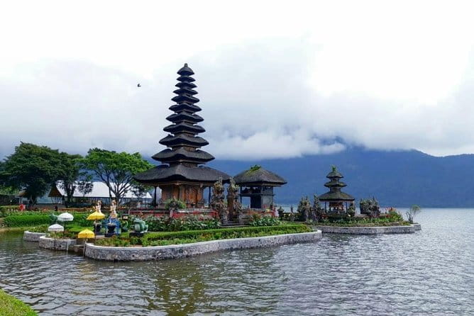 Best of Nusa Penida All-Inclusive Day Trip - Crystal Bay and the western route’s beach stop