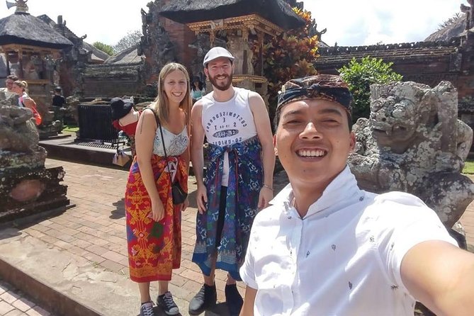 Best of Ubud Private Day Tour with All Inclusive - The day starts at Tegenungan Waterfall