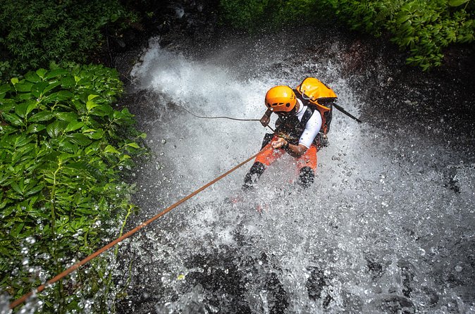 Canyoning Bali, Tamata Canyon (Adventure, discovery, nature) - The 4x4 and local truck approach