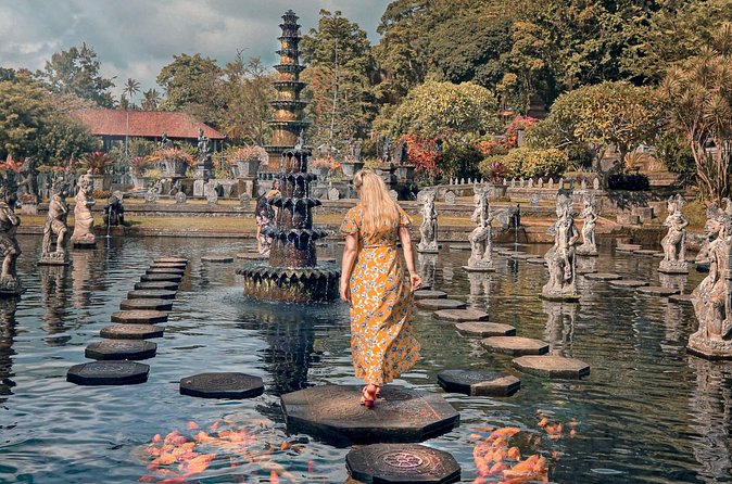 Discover East Bali: Snorkeling Blue lagoon & Instagramable Spots - How the private car changes the value