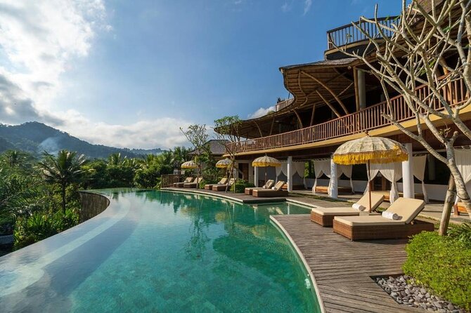 East Bali Tour: Gate of Heaven, Water Palace, Sleeping Gajah - The dam, waterfalls, and Mount Agung views