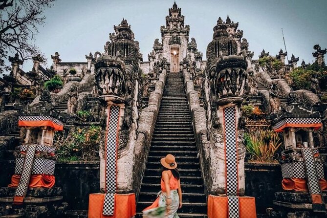 East Bali Tour: Gate of Heaven, Water Palace, Sleeping Gajah - What the private guide adds
