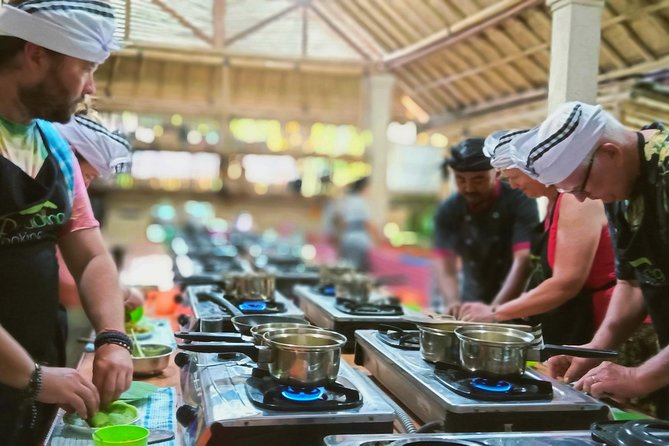Exclusive Authentic Balinese Cooking Class at Family home - Key points to know before booking
