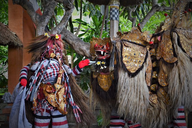 Famous Ubud villlage and Dance Tour with Rice Terrace And Waterfall Visit - Ubud Market and Palace bring you into town