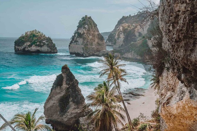 Full-Day Tour in Nusa Penida Island + Snorkeling Experience - Kelingking Beach and the famous limestone headland