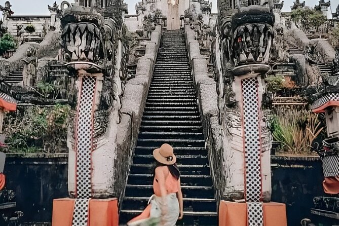 Gates of Heaven Tour: Tirta Gangga - Kanto Lampo Waterfall - Lempuyang Temple and the famous Gates of Heaven