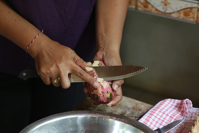 Gianyar Market Visit & Cooking Class in Ubud with Kadek & Putu - From Ubud Hotel Pickup to Gianyar Market
