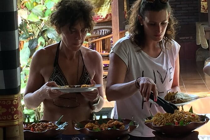 HALO BIKE Downhill Bali Countryside Cycling Tour - Bangli rice paddies and quiet village roads
