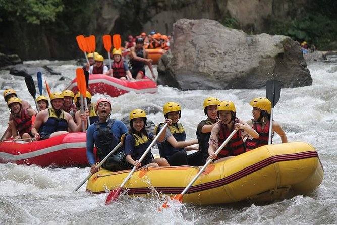 Hidden Canyon Beji Guwang & White Water Rafting - Scrambling through the narrow canyon