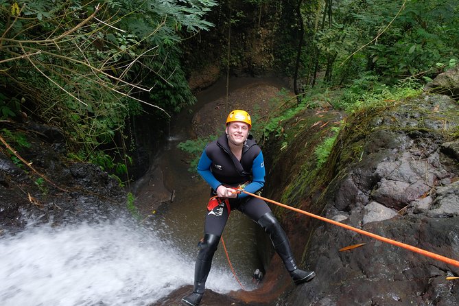 Intermediate canyoning tour in Bali " Maboya Canyon " - The approach walk and the view before the action